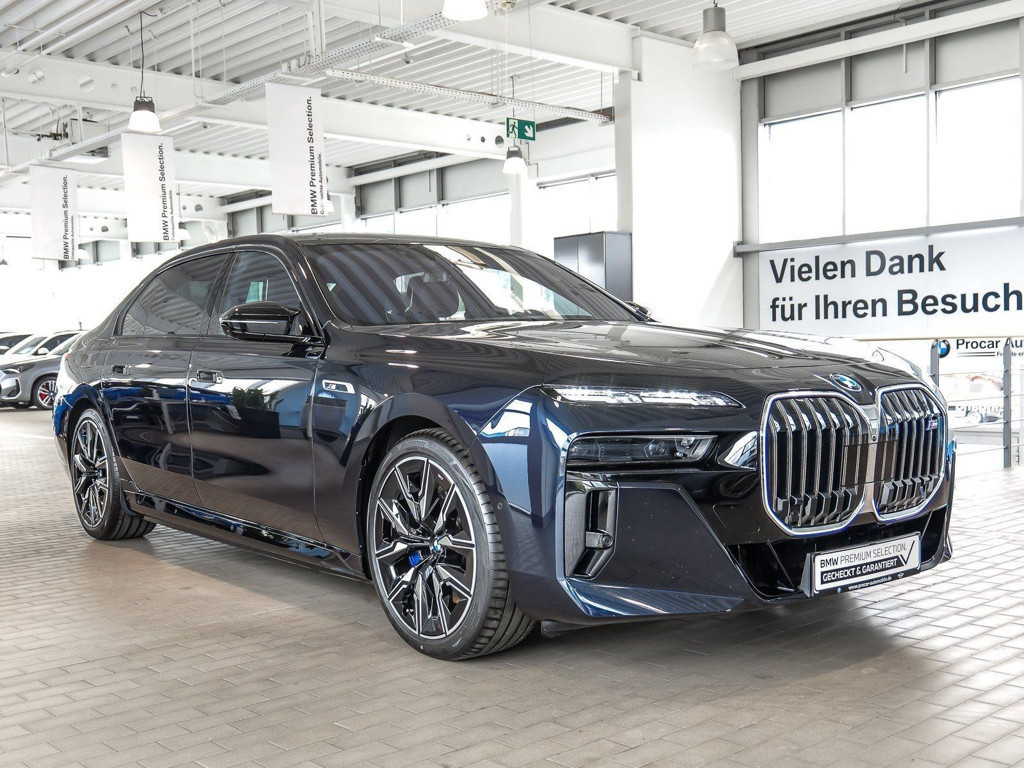 BMW M760