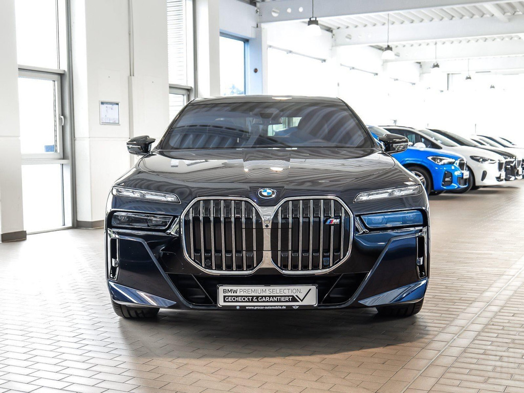 BMW M760