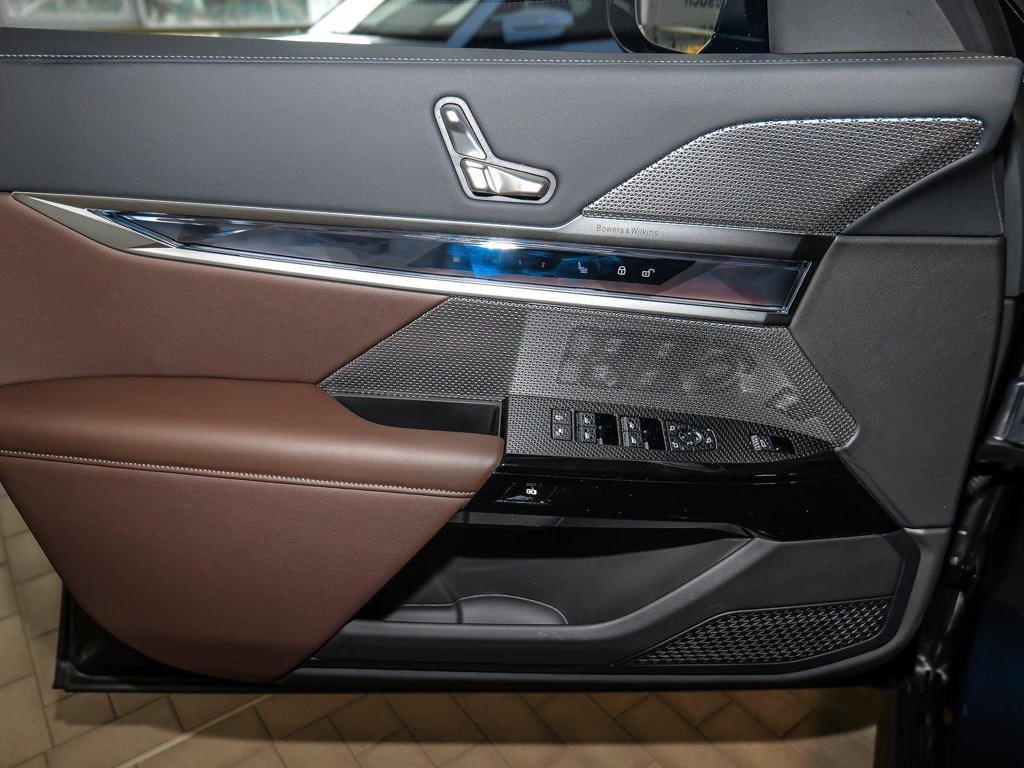 BMW M760