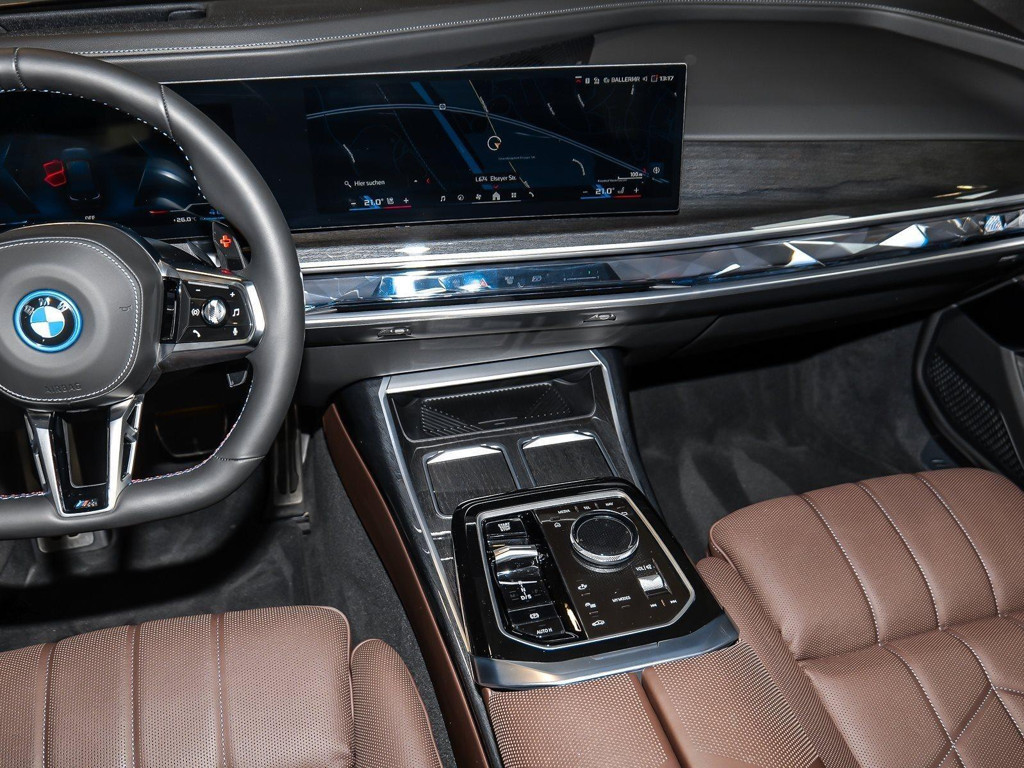 BMW M760