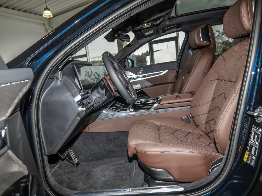 BMW M760