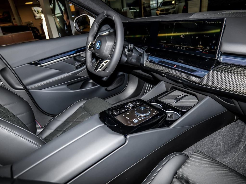 BMW i5