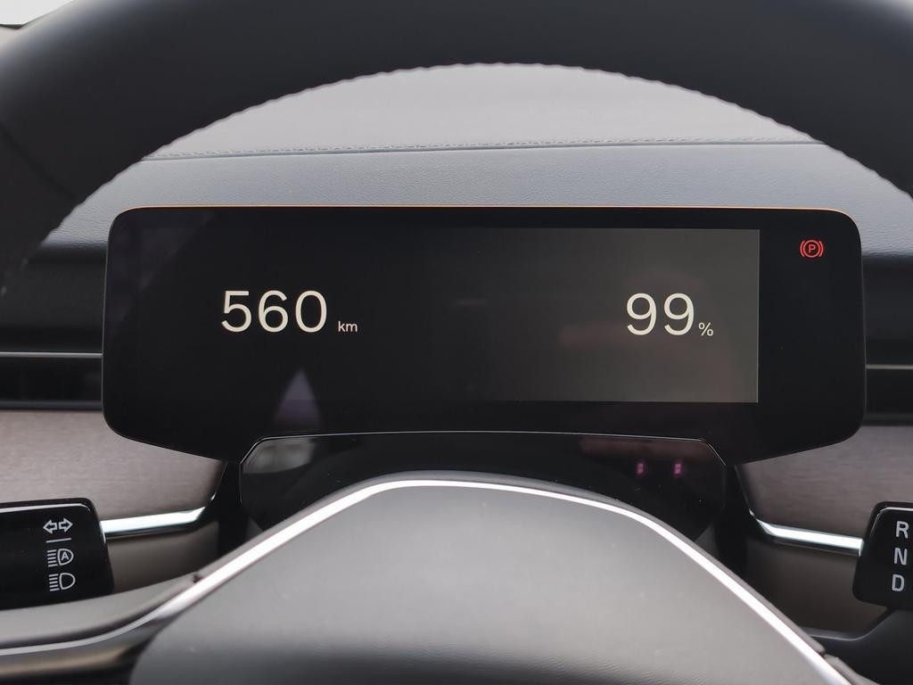 Volvo ES90