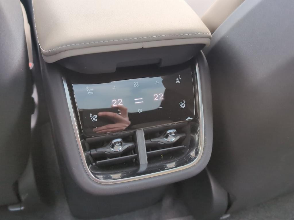 Volvo ES90