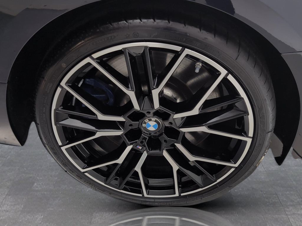 BMW M850