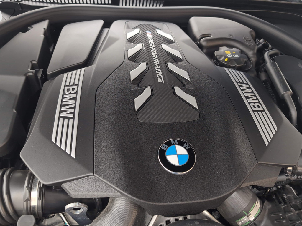 BMW M850