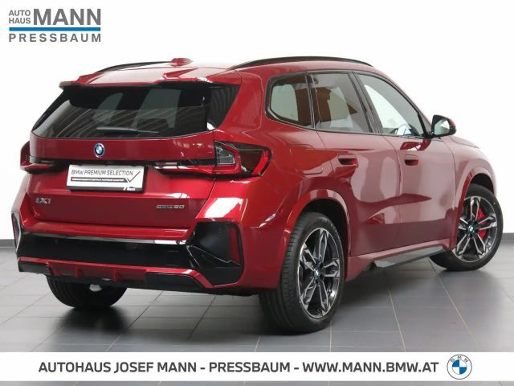 BMW iX1