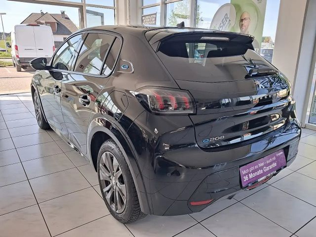 Peugeot e-208