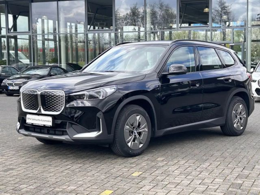 BMW iX1 20 eDrive / Premium Paket / DAB / Driving Ass. Pl.