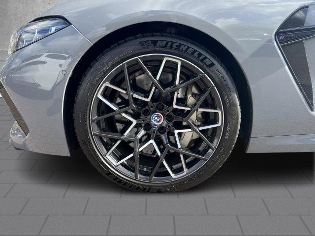 BMW M8