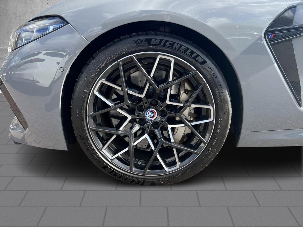 BMW M8