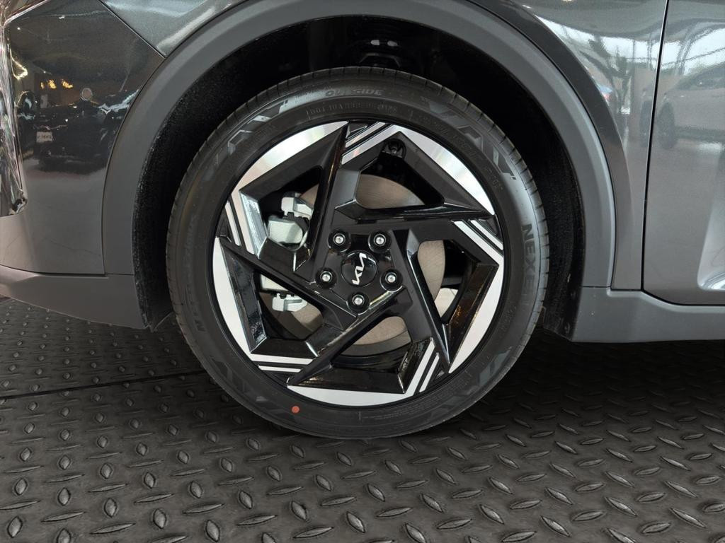Kia K4