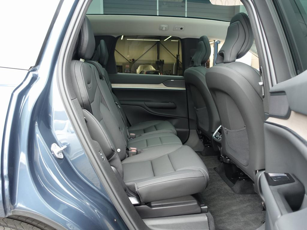 Volvo EX90