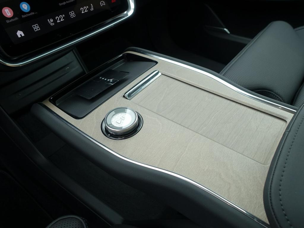 Volvo EX90