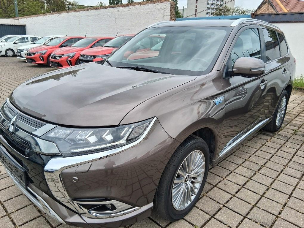 Mitsubishi Outlander PHEV 4WD