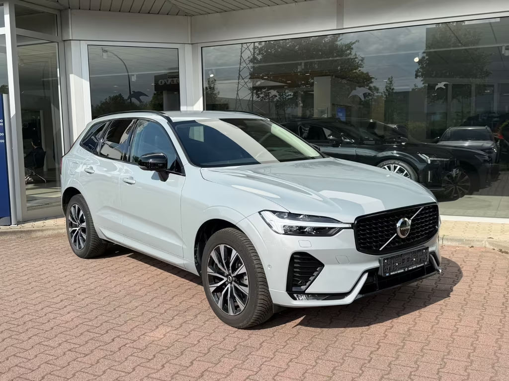 Volvo XC60 Plus Dark