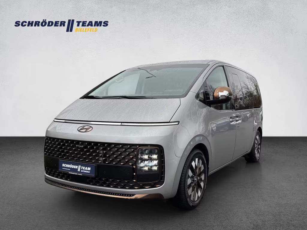 Hyundai Staria Signature