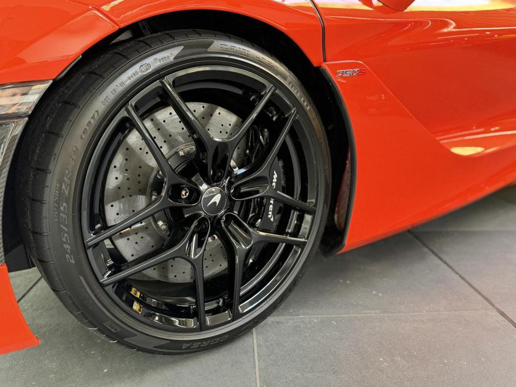McLaren 750S