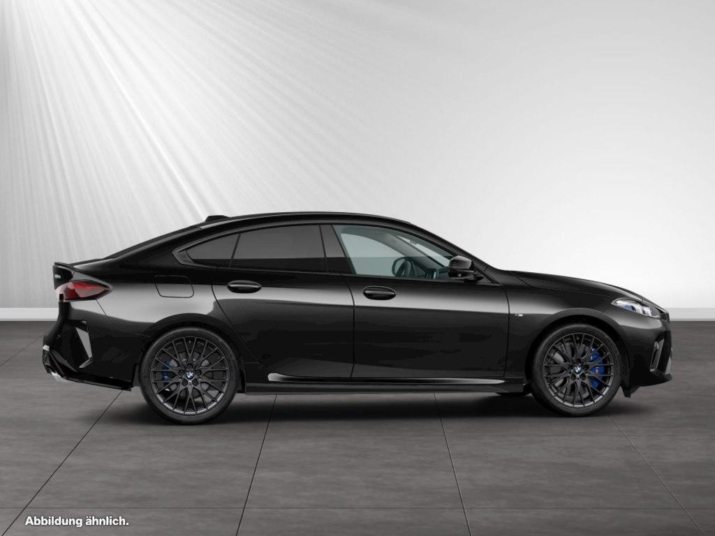 BMW M235