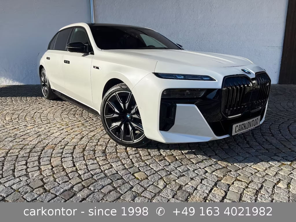 BMW i7
