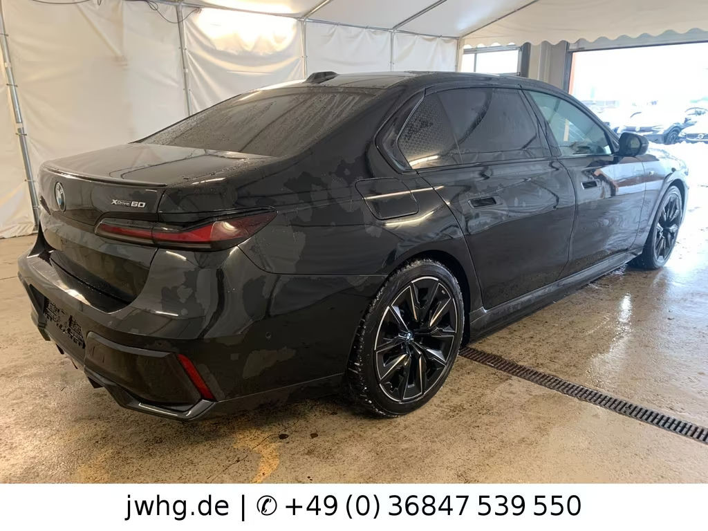 BMW i7
