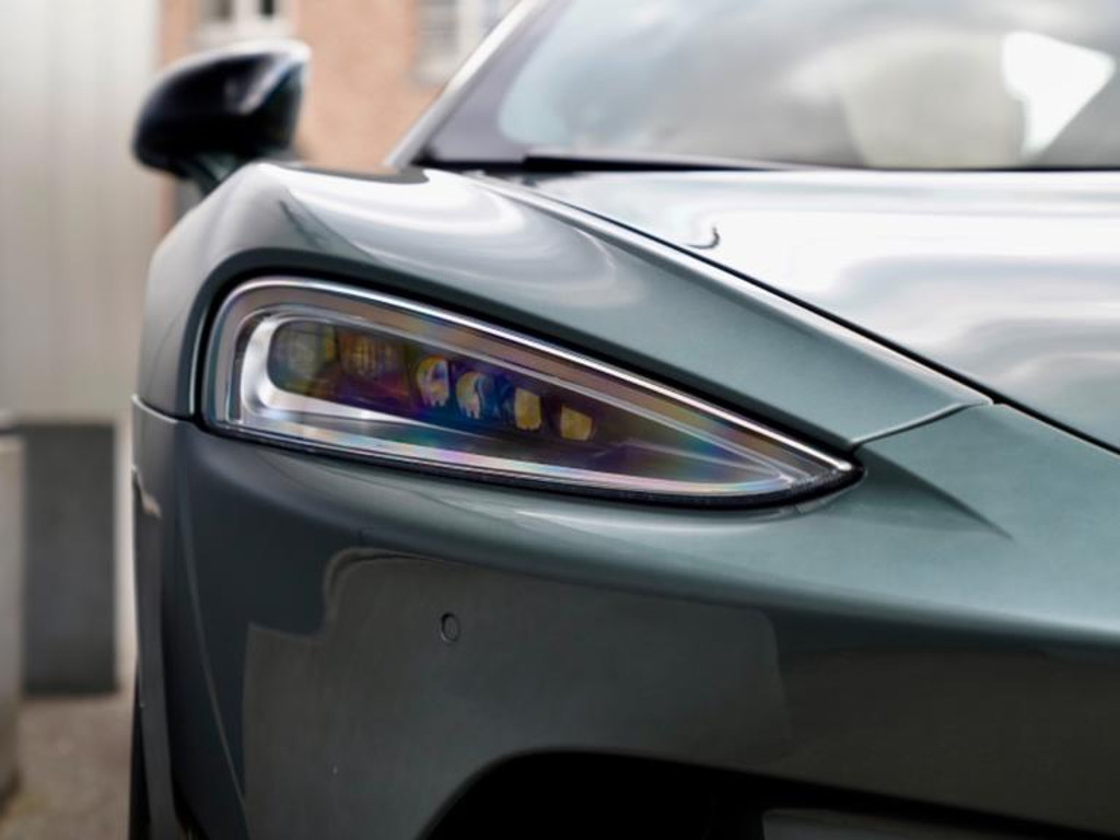 McLaren GT