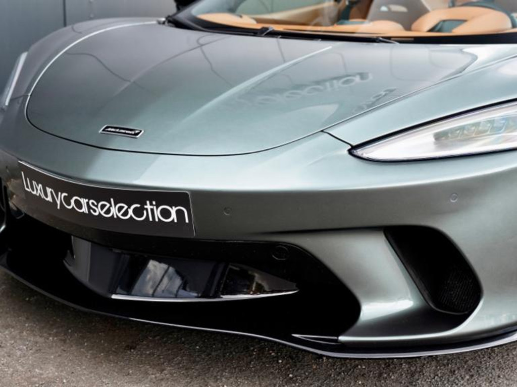 McLaren GT