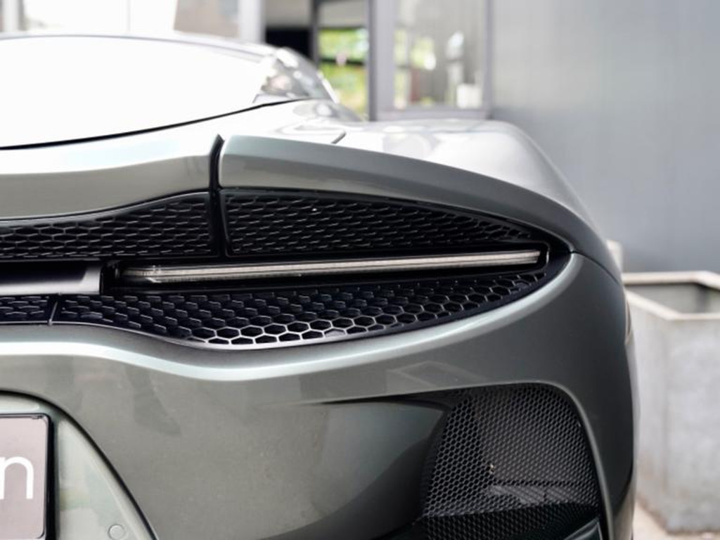 McLaren GT