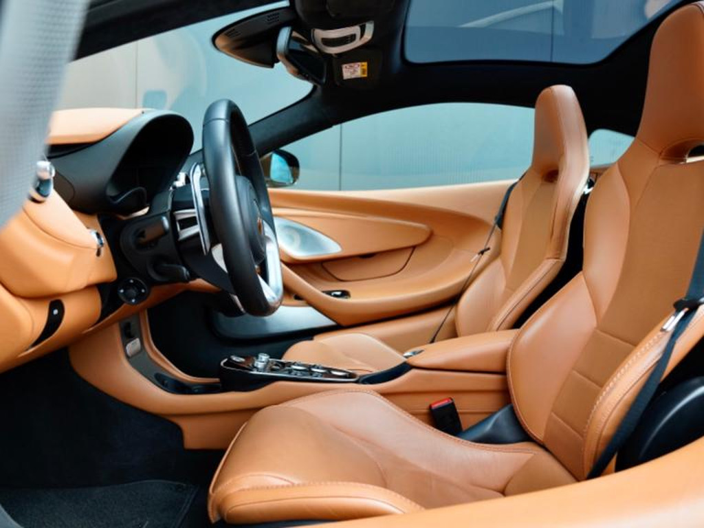 McLaren GT
