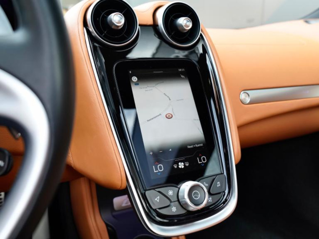 McLaren GT