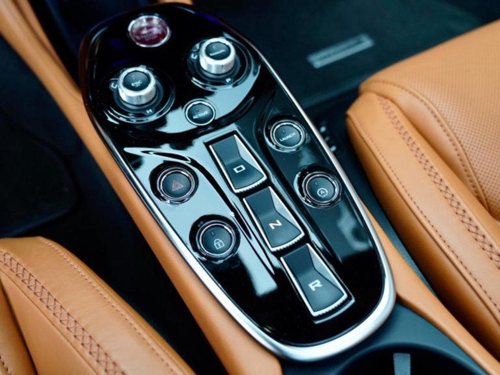 McLaren GT