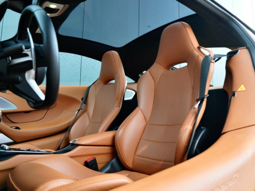 McLaren GT