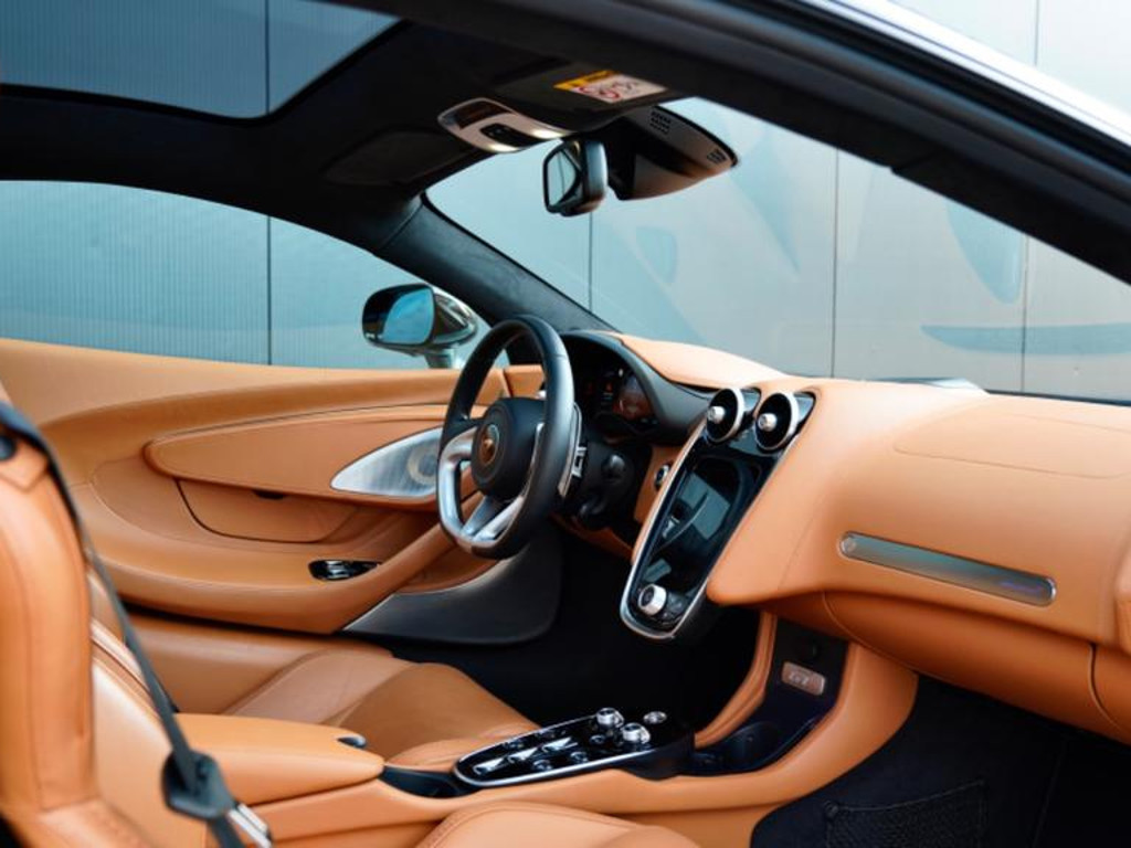 McLaren GT
