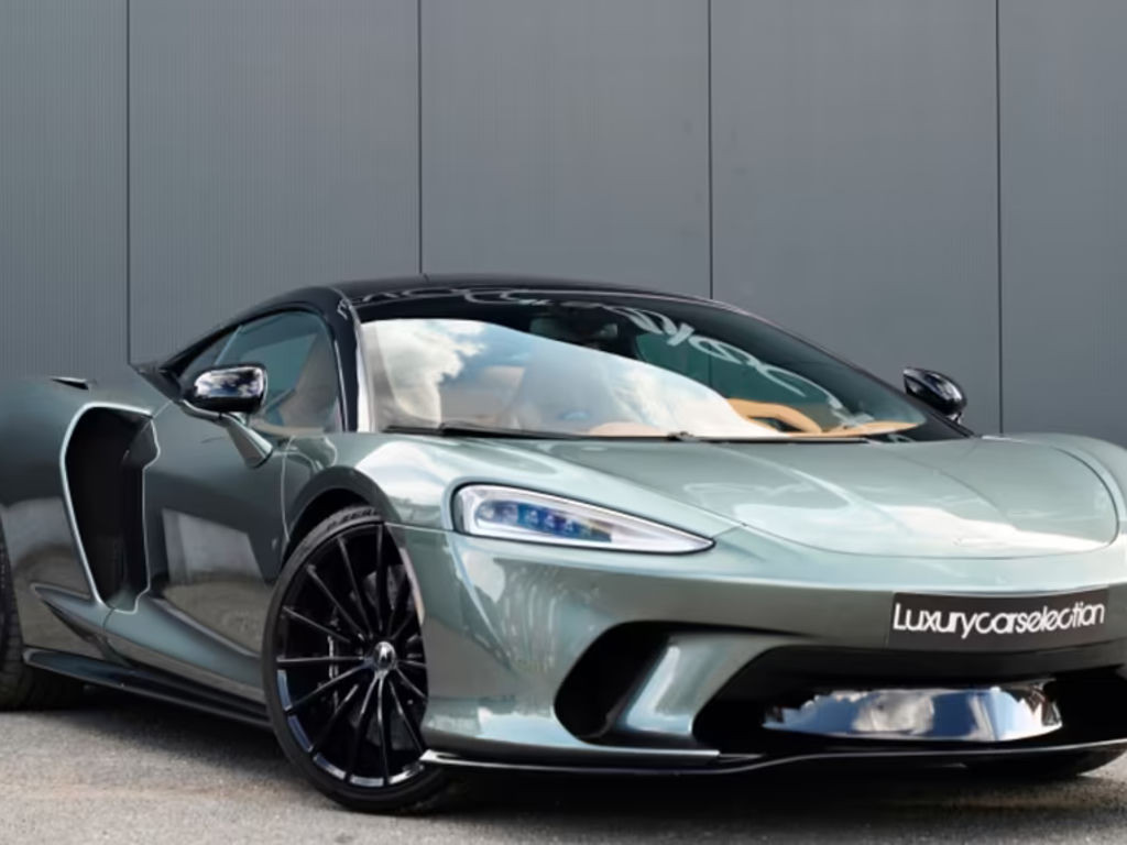 McLaren GT