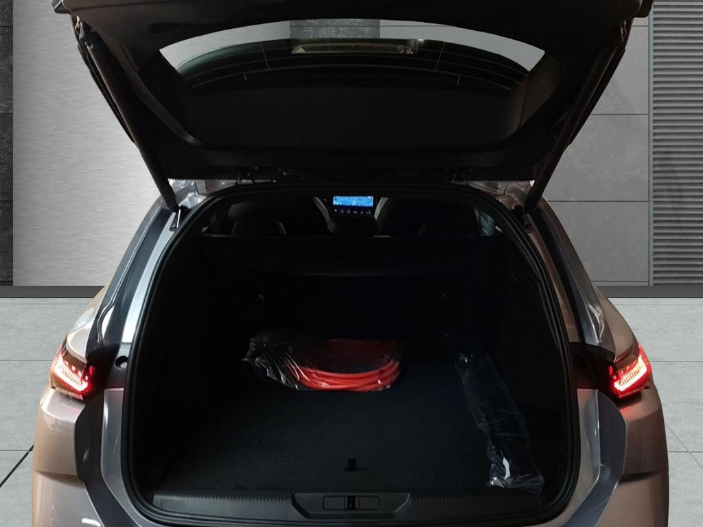 Peugeot e-308