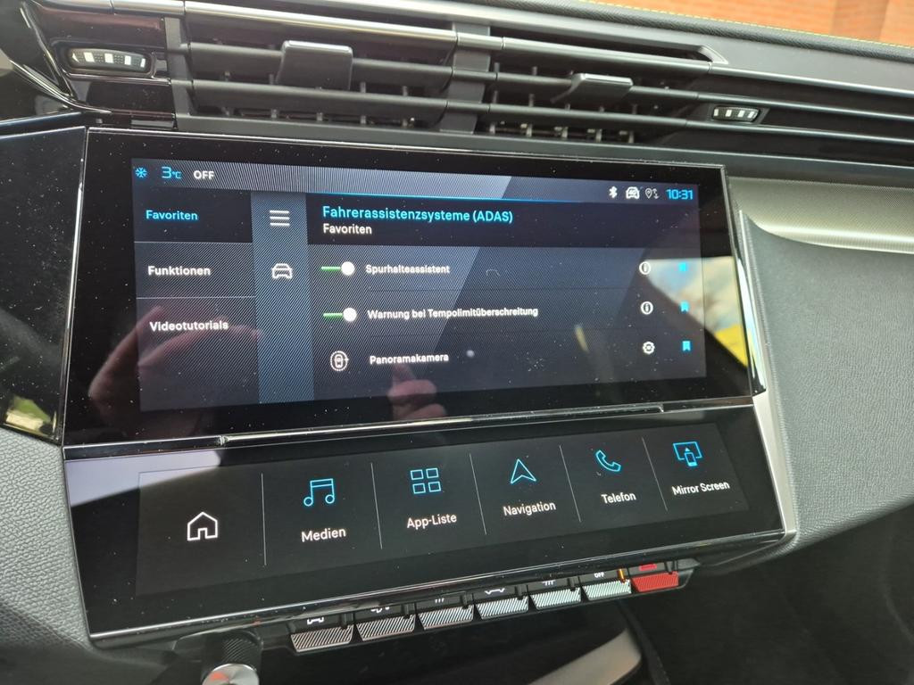 Peugeot e-308