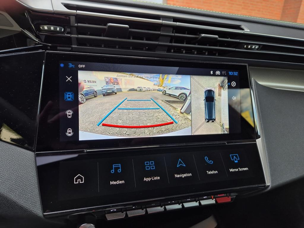 Peugeot e-308