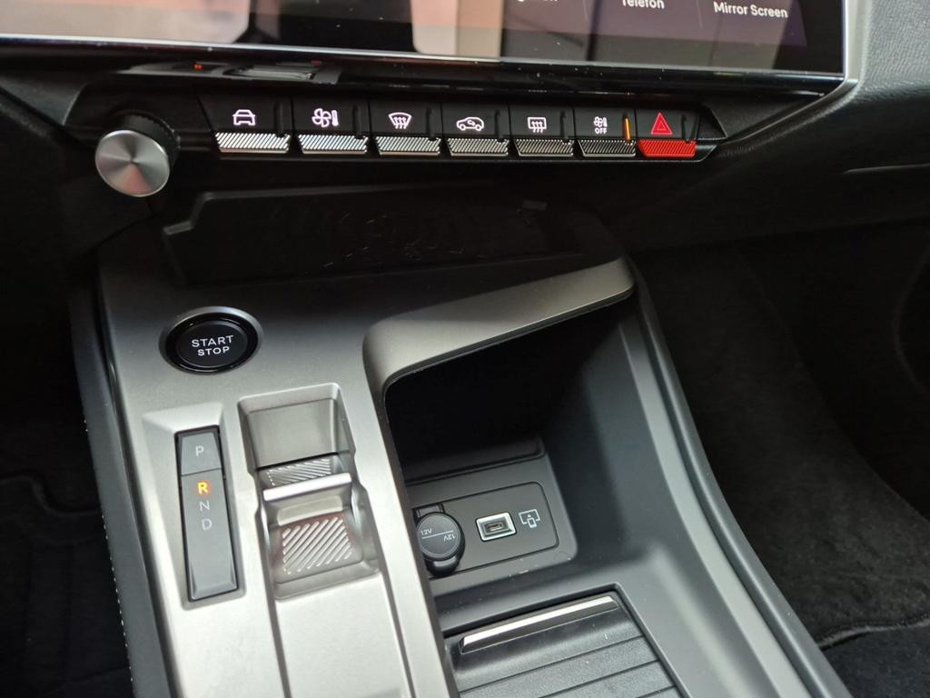 Peugeot e-308