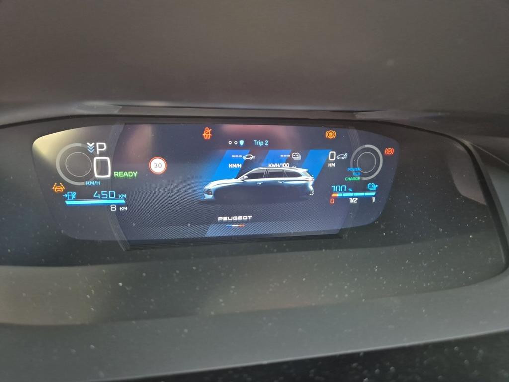 Peugeot e-308