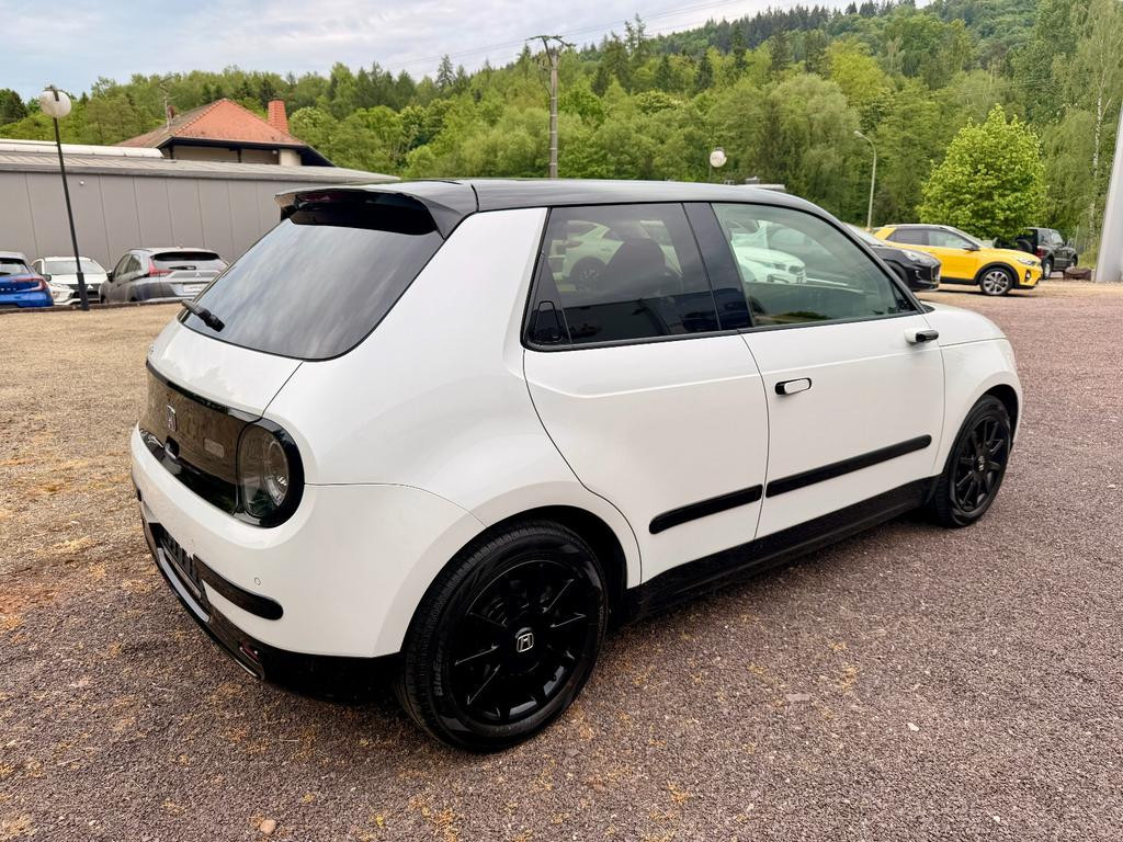 Honda e
