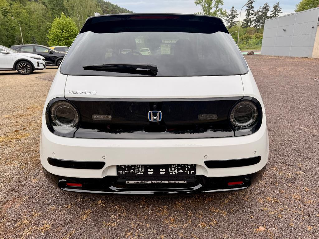 Honda e