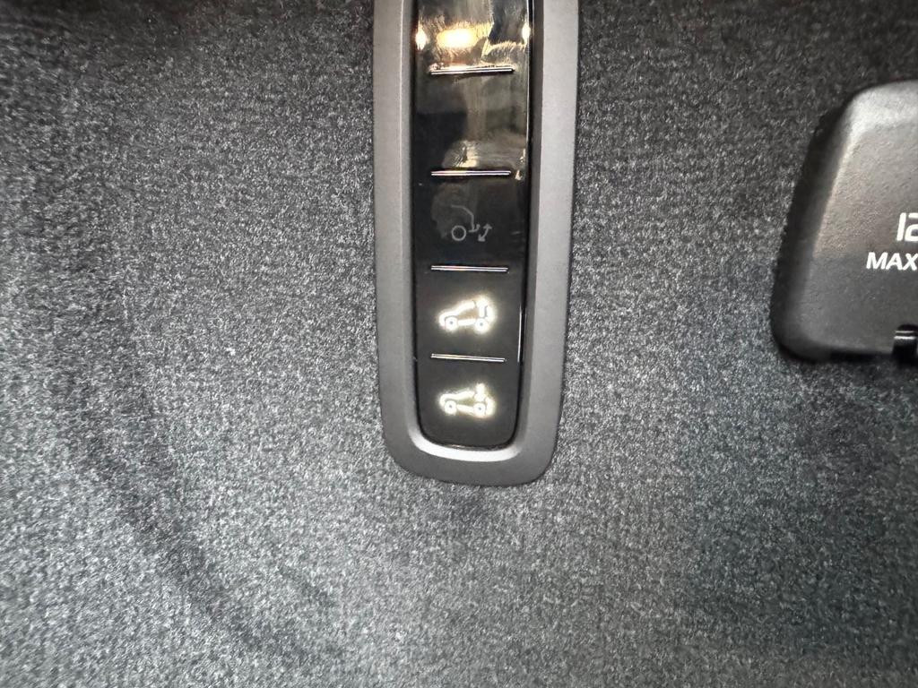 Volvo ES90