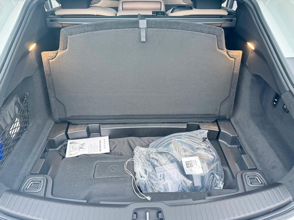 Volvo ES90