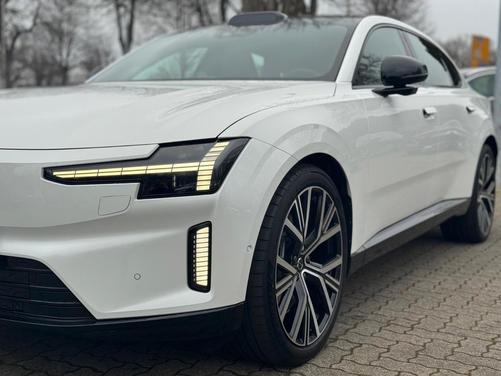 Volvo ES90