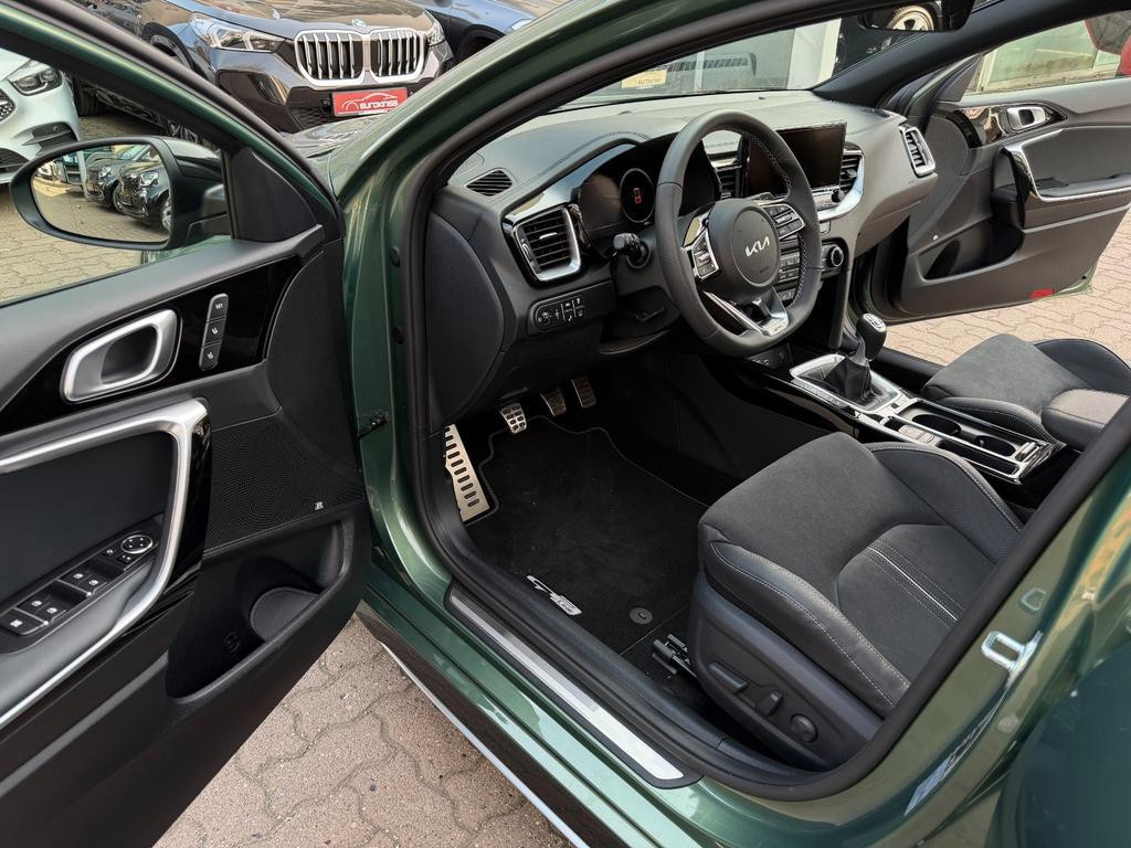 Kia ProCeed
