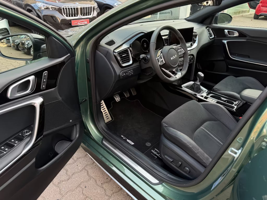 Kia ProCeed
