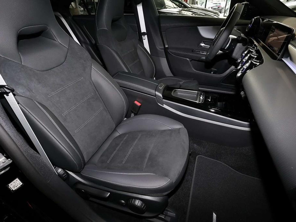 Mercedes-Benz CLA-Klasse CLA 200 AMG Line Coupé
