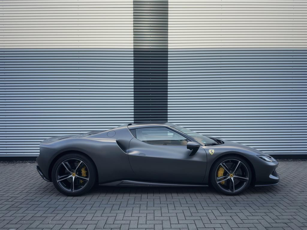 Ferrari 296