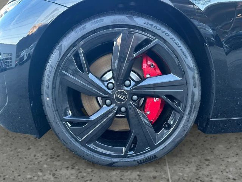 Audi S6 e-tron