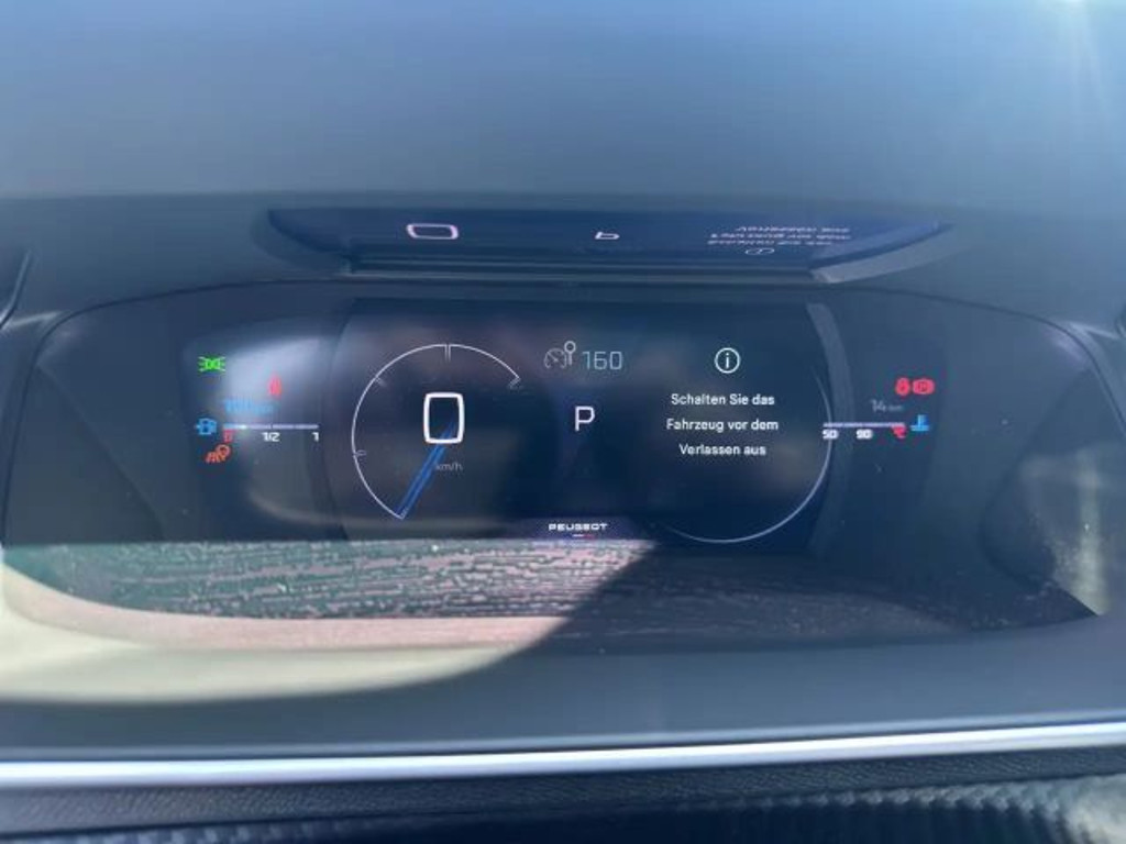 Peugeot e-208